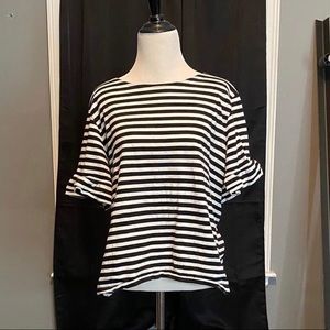 Short sleeve striped shirt